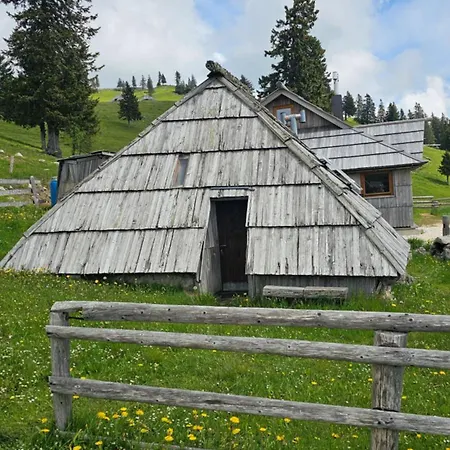 Koca Na Pirco'v - Gojska Planina 木屋 *